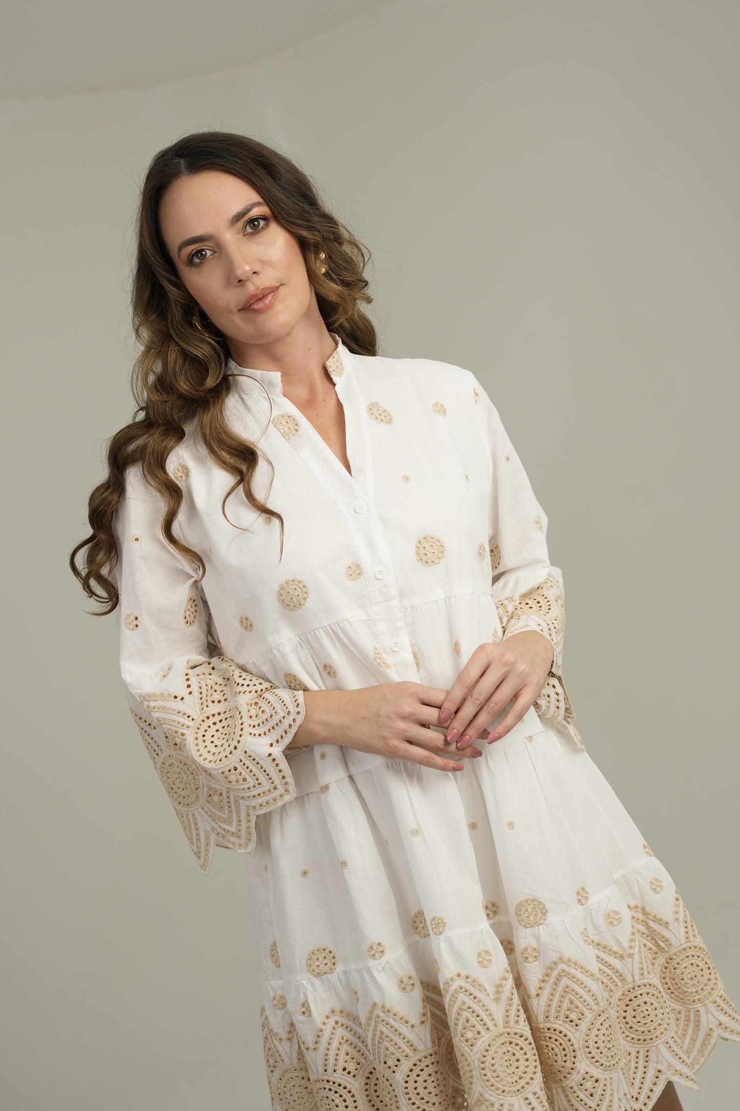 VESTIDO CORTO HOJA ROTA